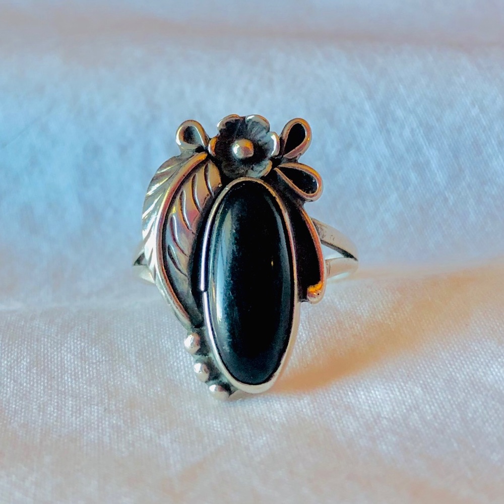 Navajo Onyx Sterling Silver Ring Flower size 8